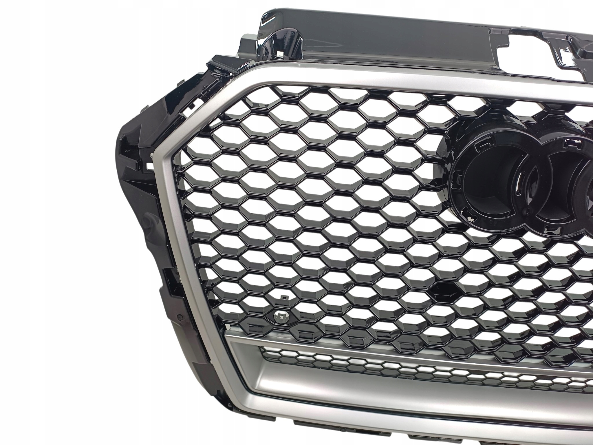 Grill atrapa Audi A3 (8V) lift 2016r–2020r wzór RS3 plaster miodu — zdjęcie produktu 5
