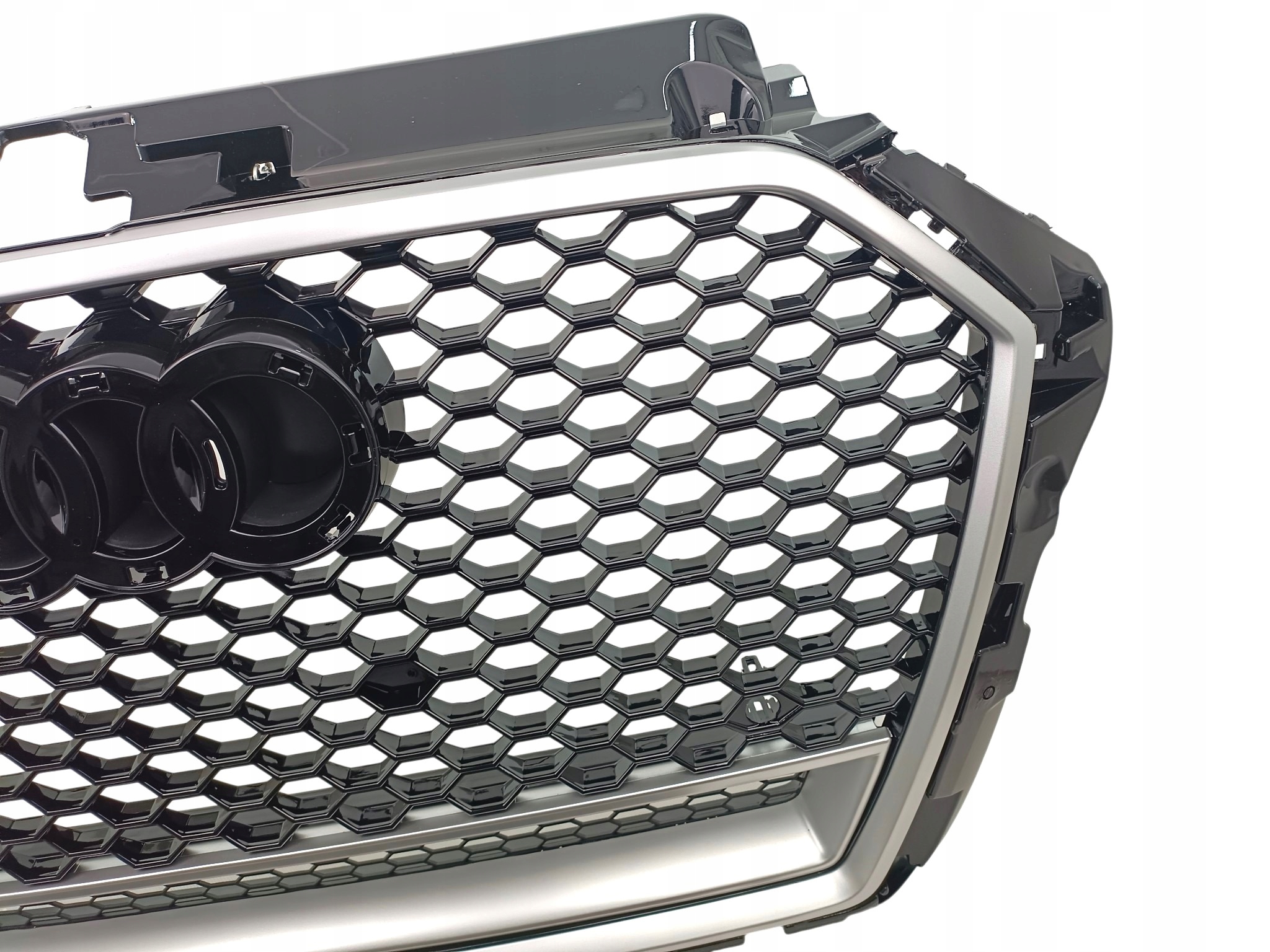 Grill atrapa Audi A3 (8V) lift 2016r–2020r wzór RS3 plaster miodu — zdjęcie produktu 4
