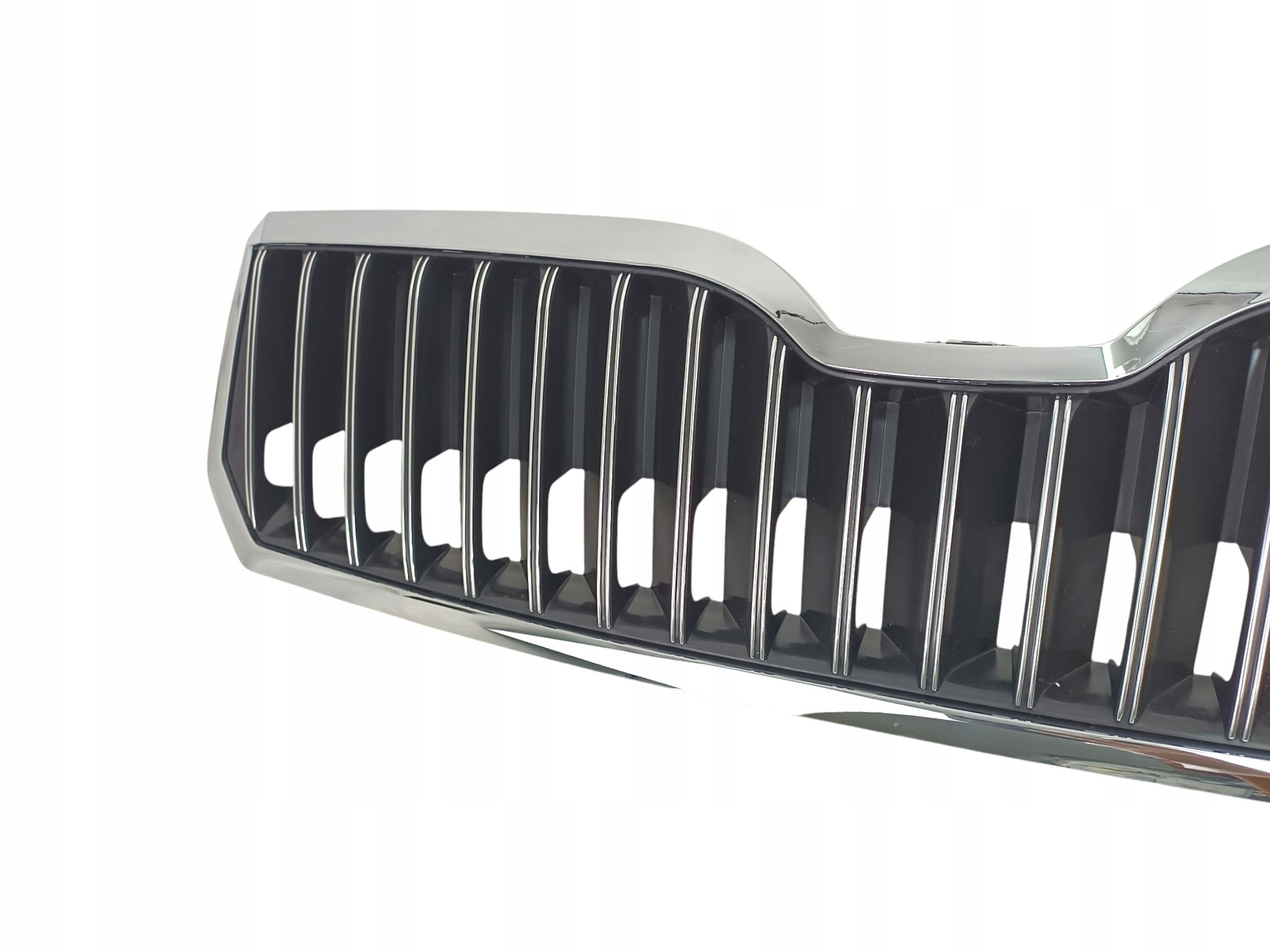 Grill Skoda Superb II 3T lift 2013–2015 – chromowane listwy